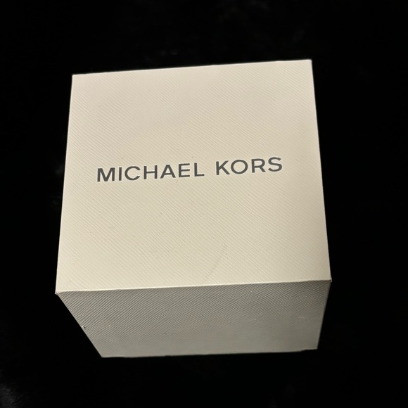 NWT• Michael Kors • Leather Watch • - Picture 4 of 4